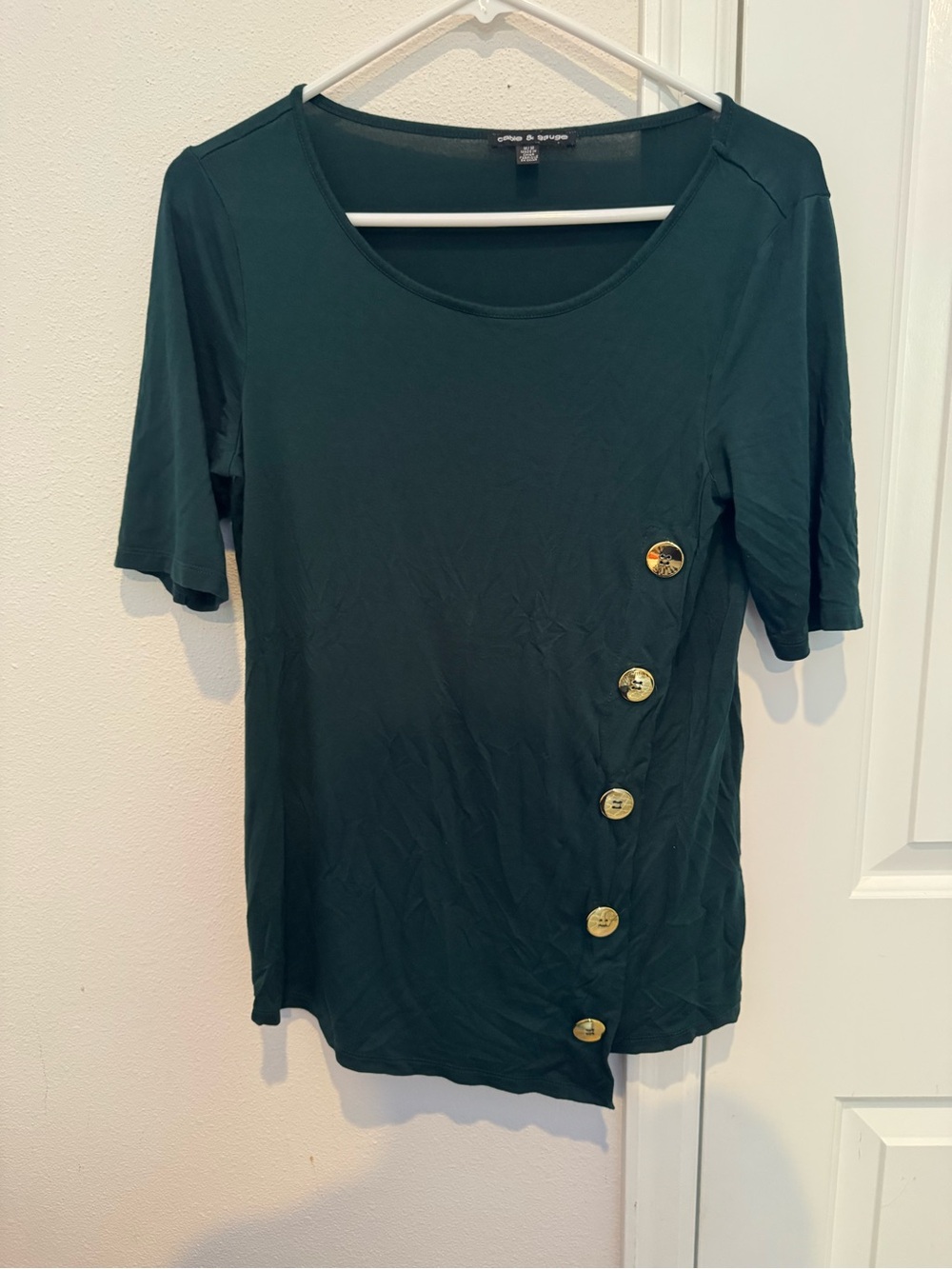 Cable & Gauge Green Short Sleeve Scoop Neck Top with Gold Buttons